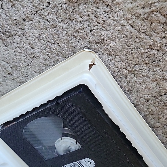 Walt Disney's Classic Mary Poppins VHS - Picture 5 of 5